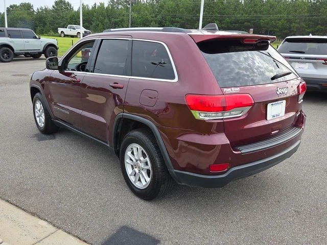 Used 2019 Red Jeep Laredo E image 9