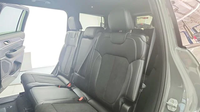 New 2027 Sting-Gray Clear-Coat Paint Jeep Laredo Altitude image 20