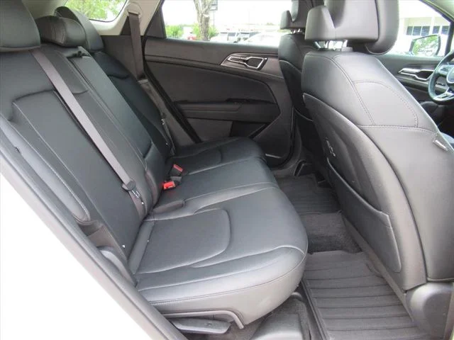 Used 2025 White Kia SX image 35