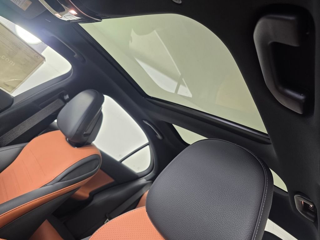 New 2026 MANUFAKTUR exclusive graphite grey magno Mercedes-Benz C 300 image 9