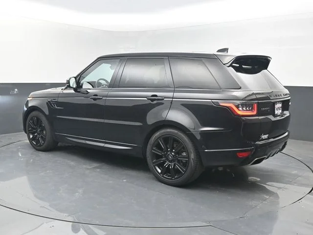 Used 2022 Black Land Rover HSE Silver Edition image 3