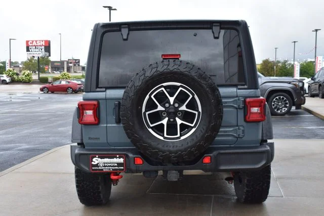 Used 2024 Gray Jeep Rubicon image 6