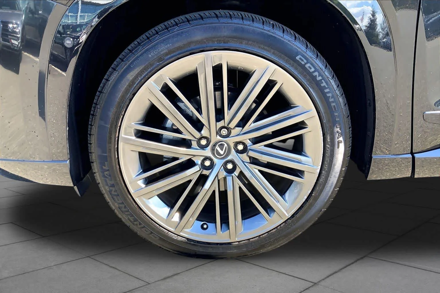 Certified Used 2025 CAVIAR Lexus Luxury image 11