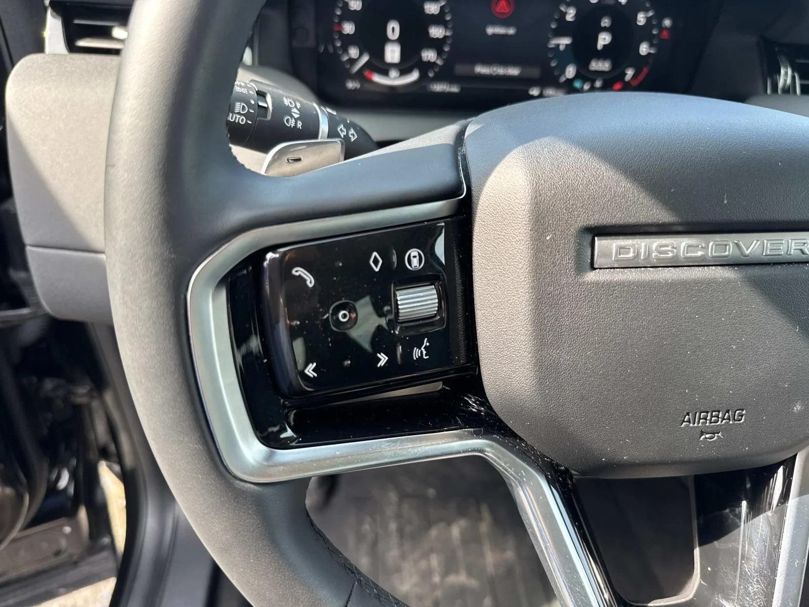 Certified Used 2025 Black Land Rover S image 23