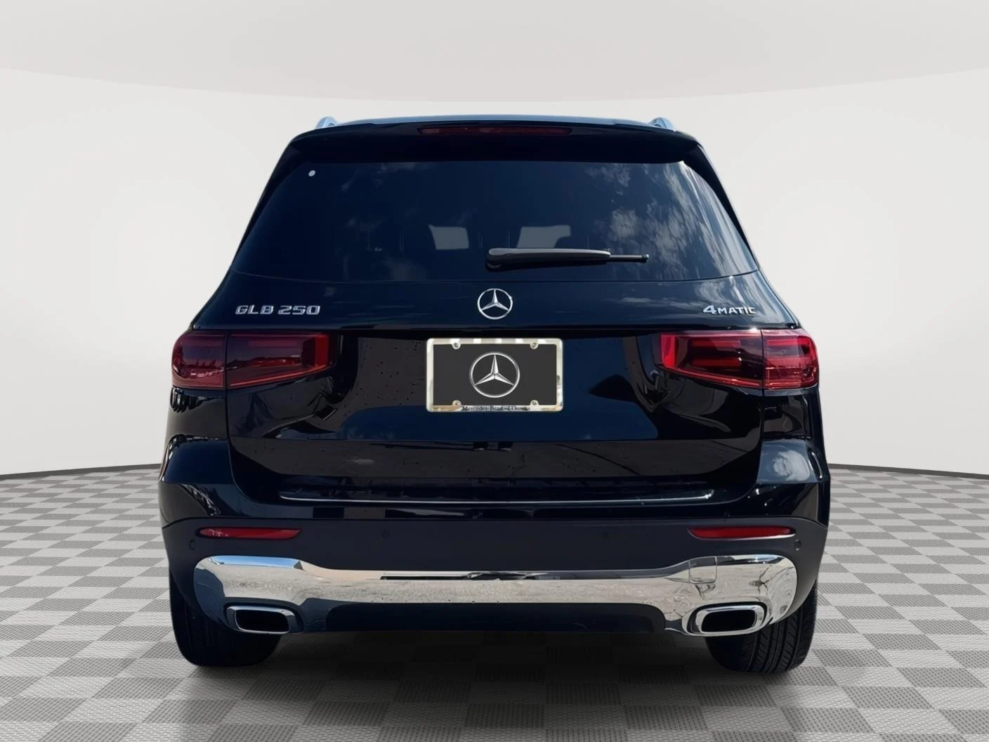 New 2026 Night Black Mercedes-Benz GLB 250 image 4