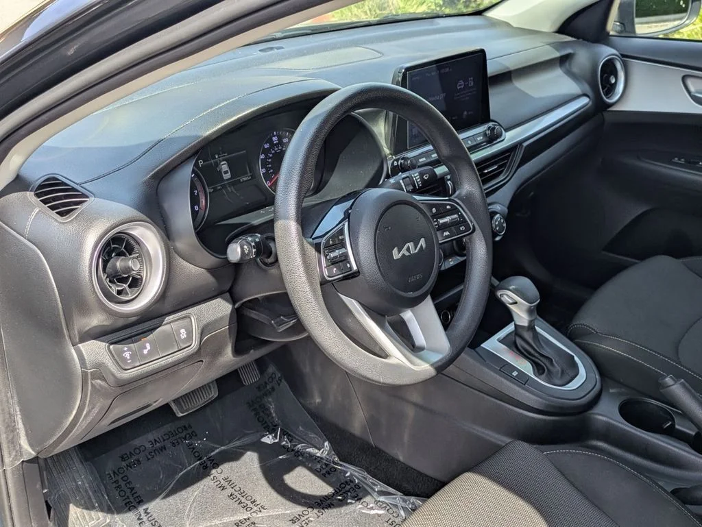Used 2023 Gray Kia LXS image 12