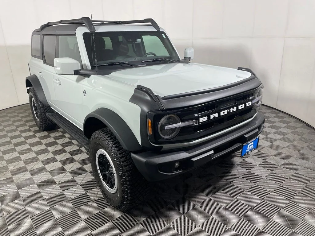 2024 Ford Bronco Outer Banks 4x4's photo