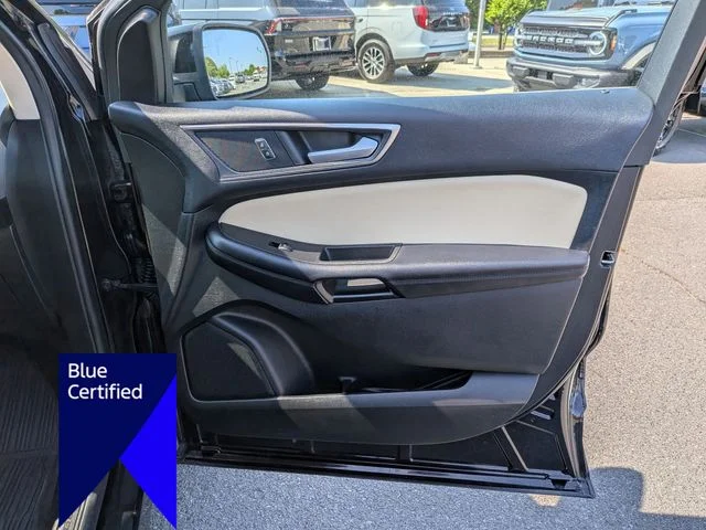 Used 2022 Black Ford SEL image 31