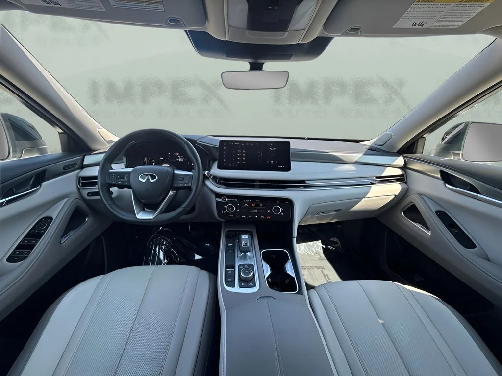 Used 2026 White INFINITI LUXE image 13