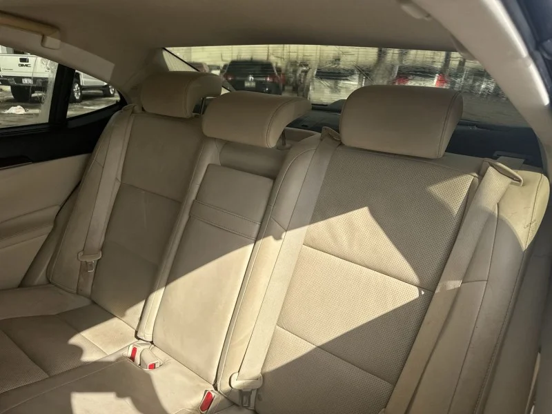 Used 2015 Red Lexus  image 17
