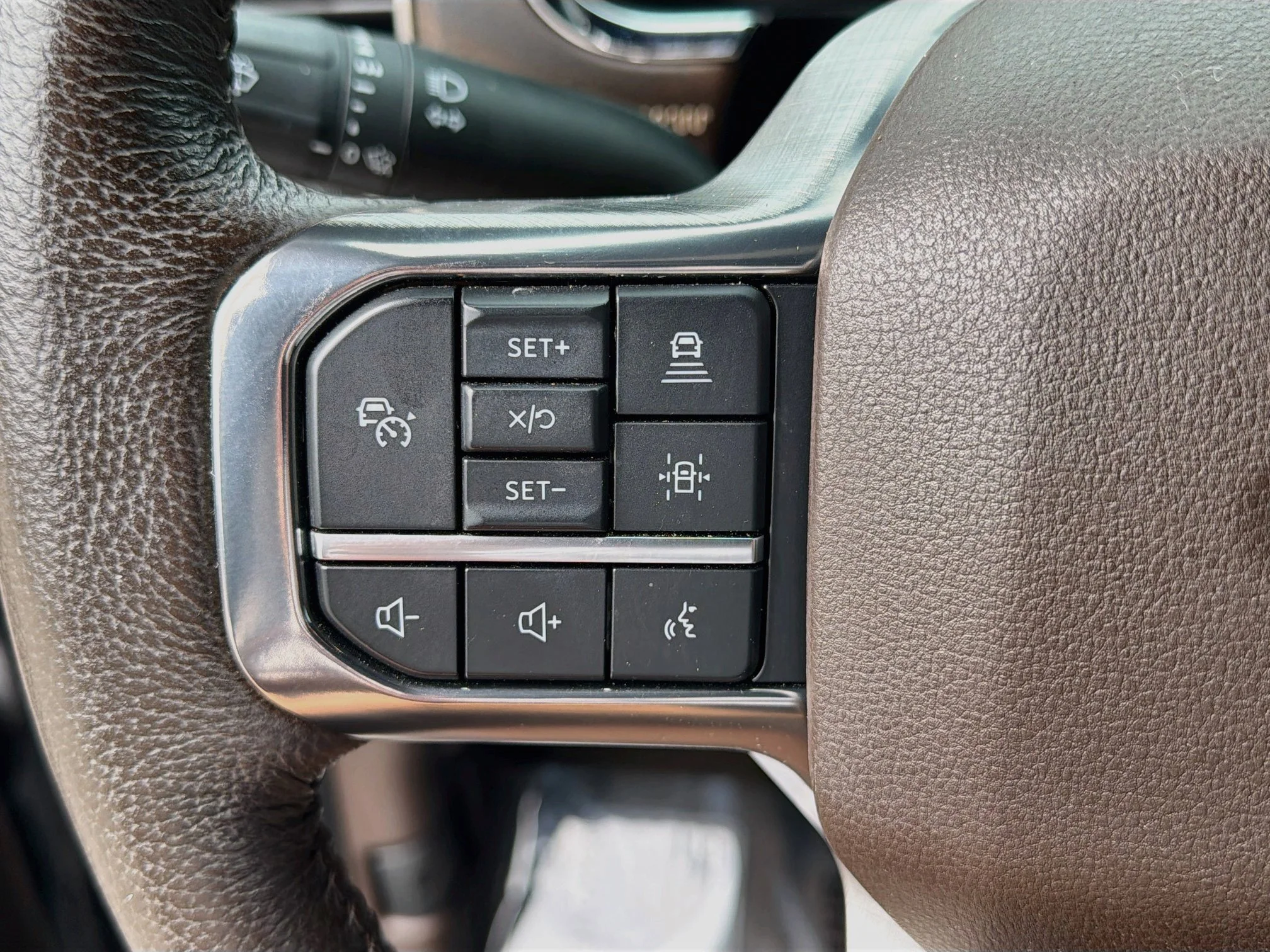 Used 2021 Agate Black Metallic Ford King Ranch image 34