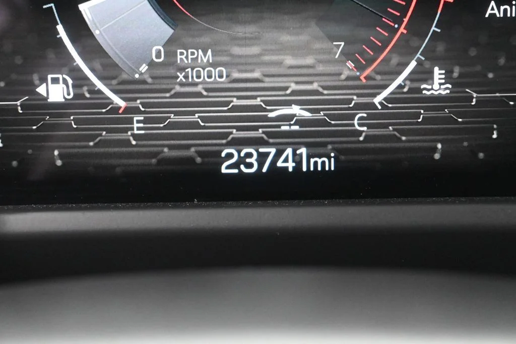 Used 2024 Volcanic Red Tintcoat GMC Elevation image 31