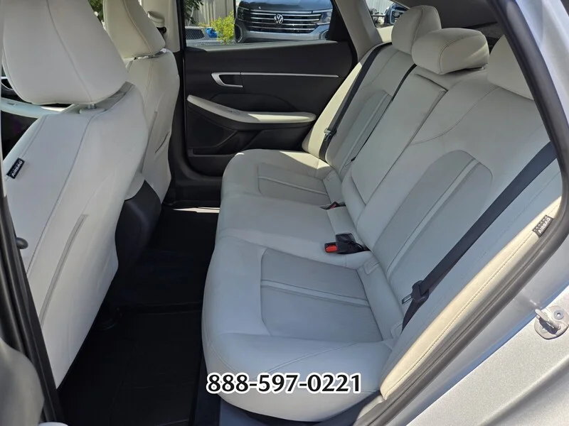 Used 2025 Silver HYUNDAI SEL image 11
