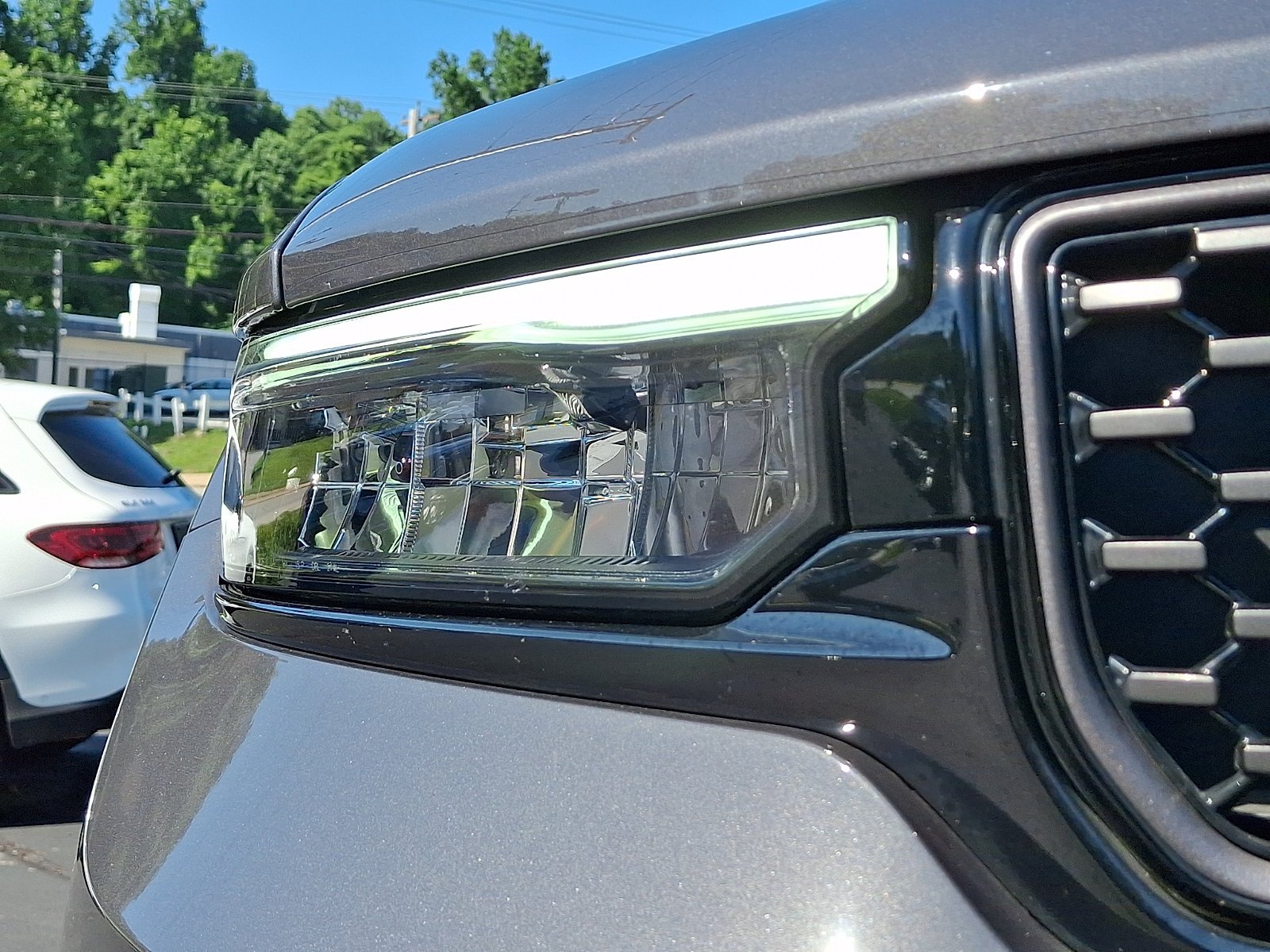 Certified Used 2025 Baltic Gray Metallic Clearcoat Jeep Summit image 9