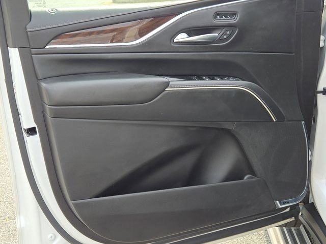 Used 2022 White Cadillac Sport Platinum image 15