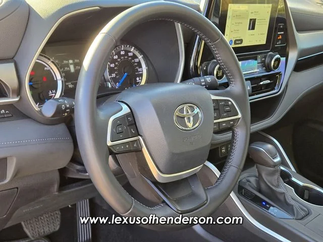 Used 2024 Silver Toyota XLE image 23