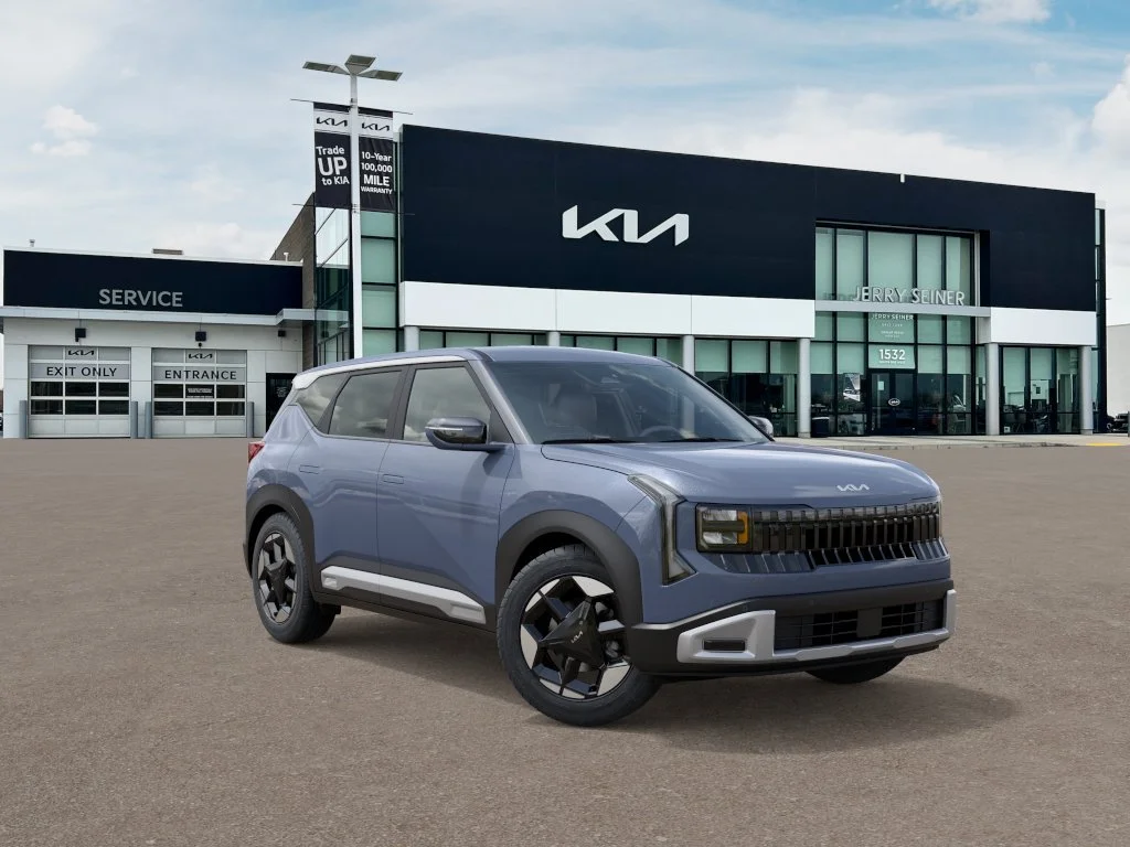New 2027 Pale Gray Kia S image 8