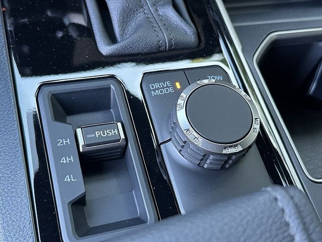 New 2026 Lunar Rock Toyota SR5 image 32