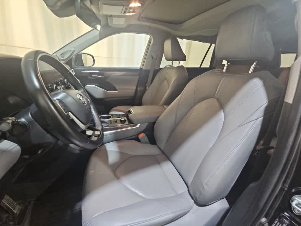 Used 2023 Blueprint Toyota Limited image 10