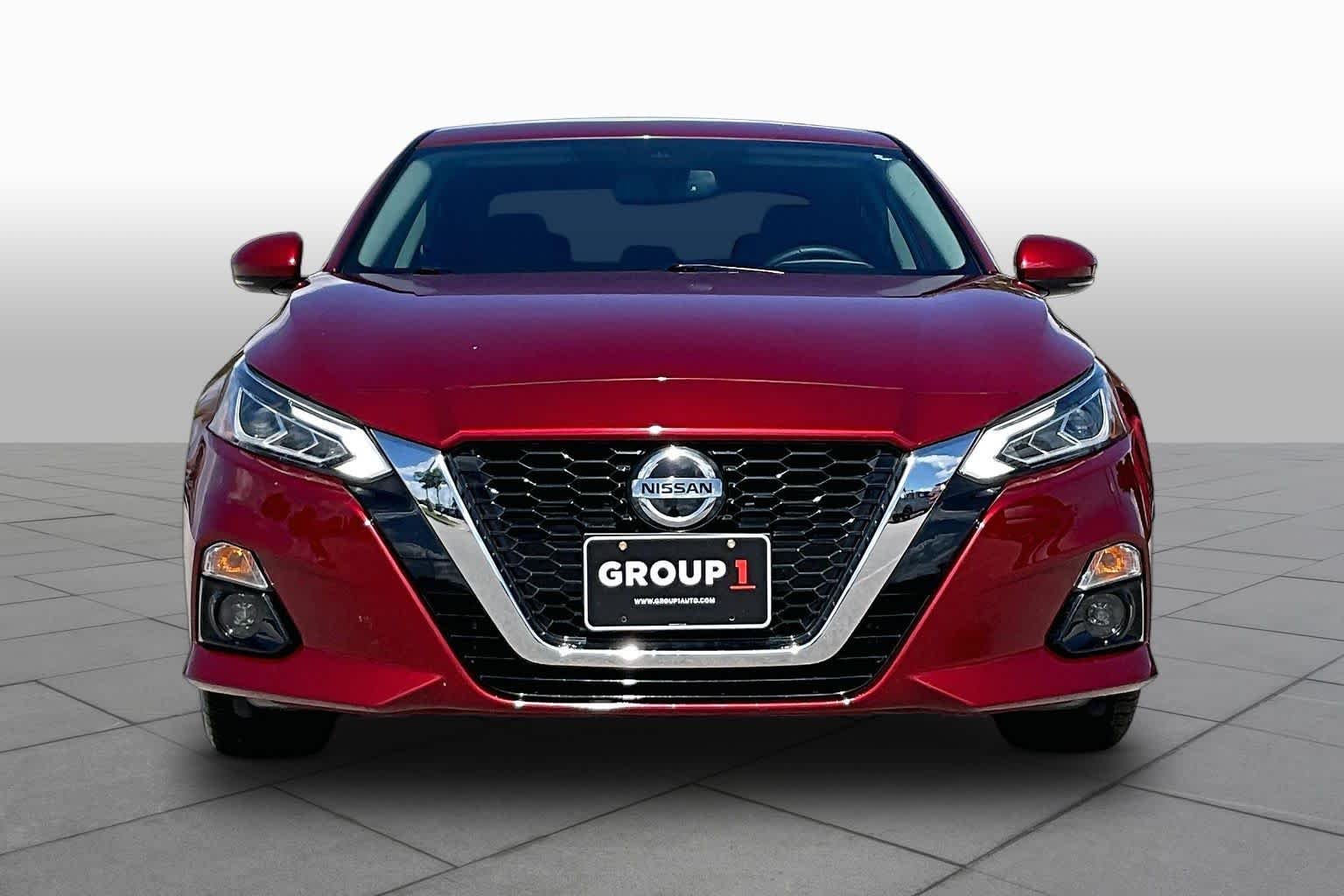 Used 2020 Scarlet Ember Tintcoat Nissan 2.5 SV image 4