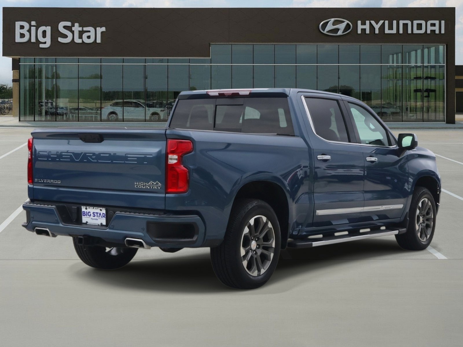 Used 2024 Lakeshore Blue Metallic Chevrolet High Country image 4