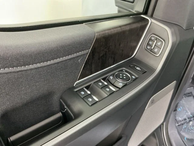 New 2026 Glacier Gray Metallic Tri-Coat Ford Lariat image 17