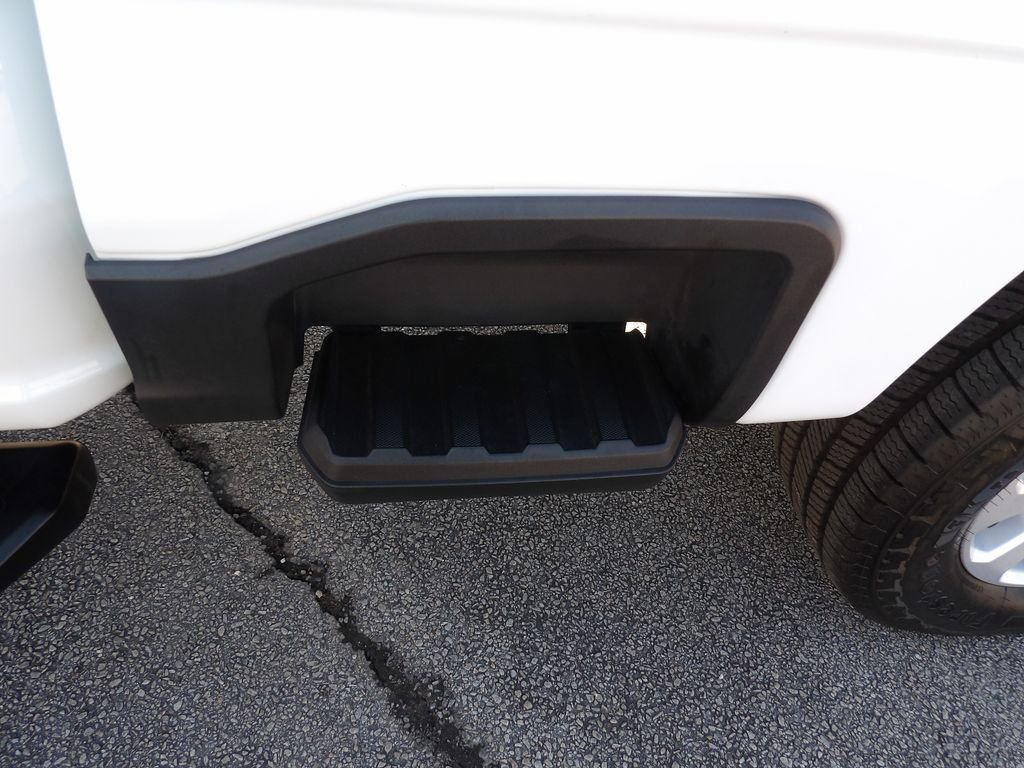 Used 2024 Oxford White Ford XLT image 16