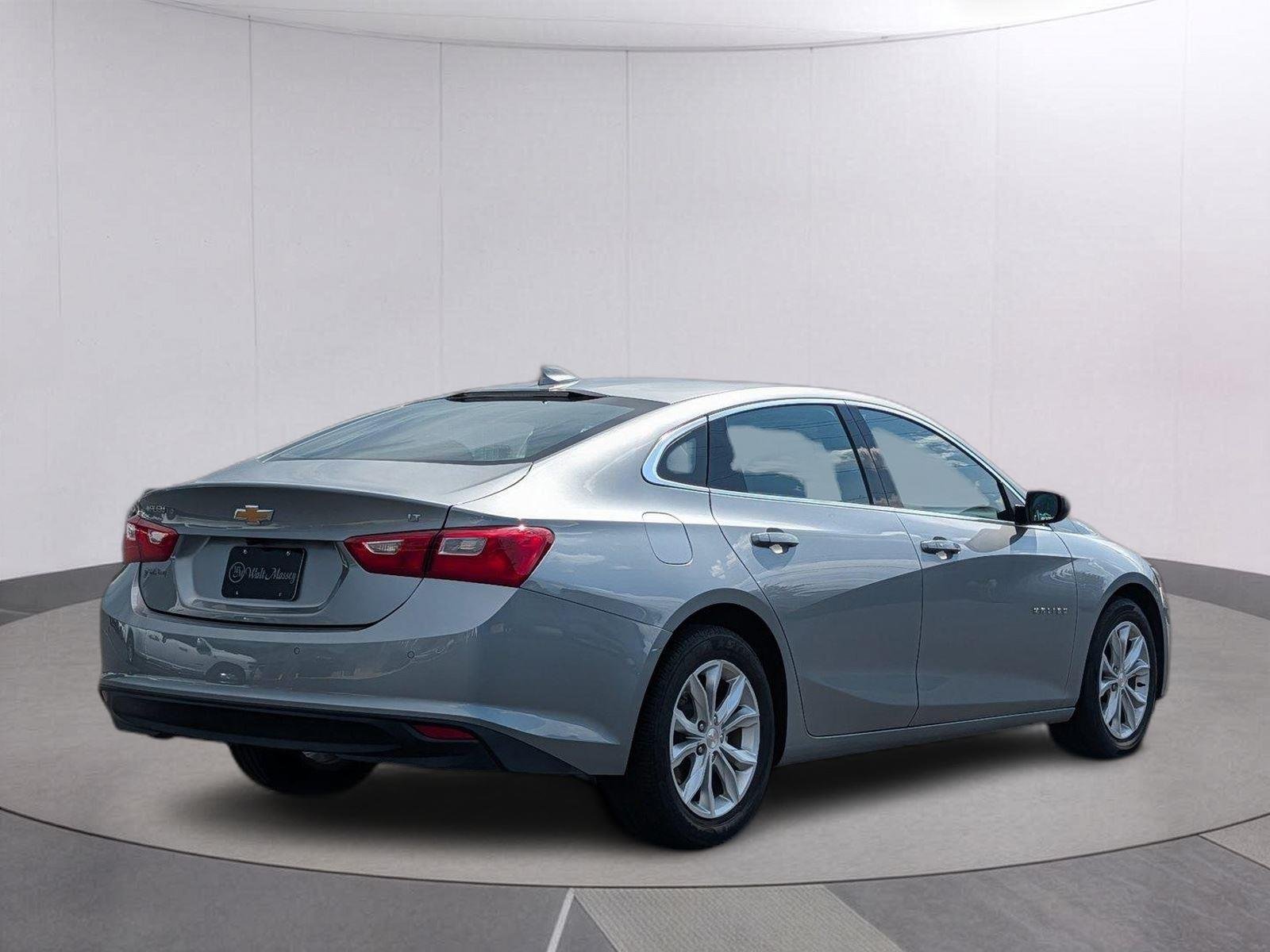 Used 2024 Sterling Gray Metallic Chevrolet LT image 7