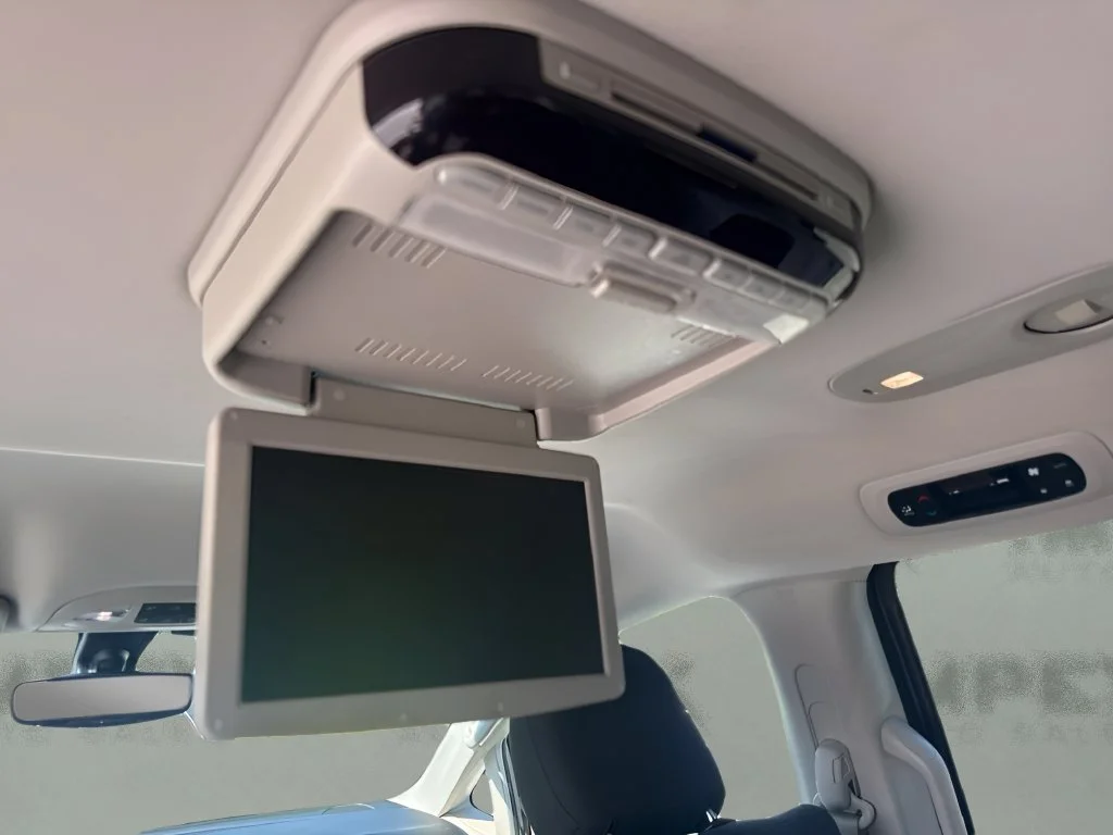 Used 2019 Gray Chrysler Touring Plus image 11