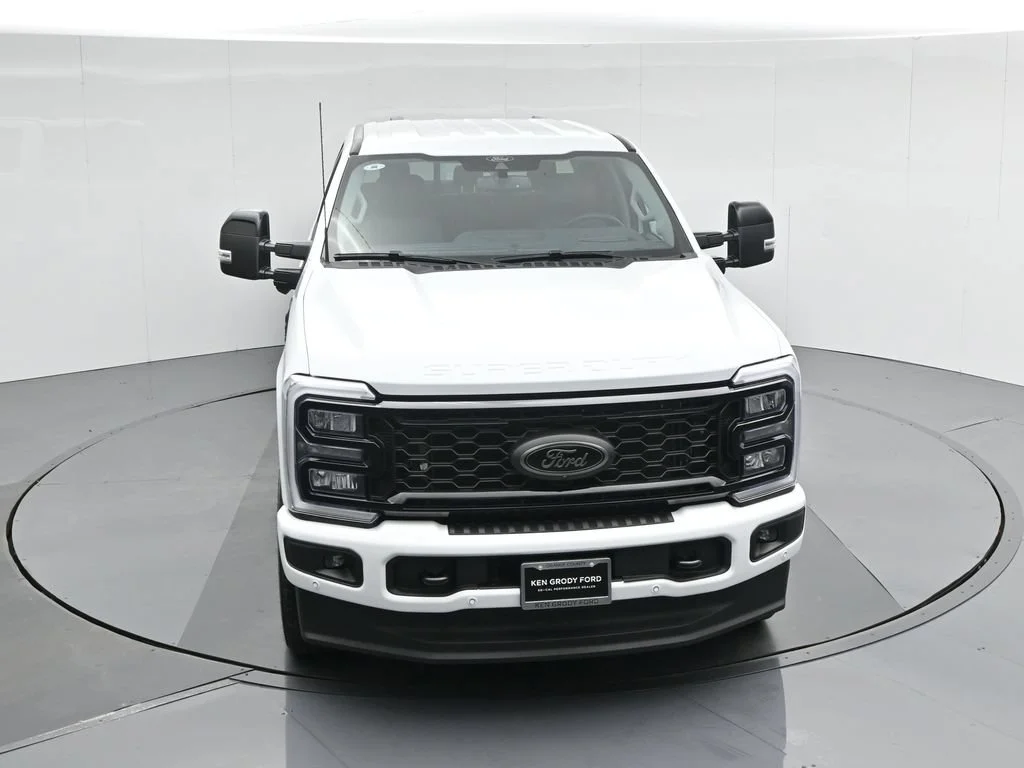 New 2026 Oxford White Ford Lariat image 43