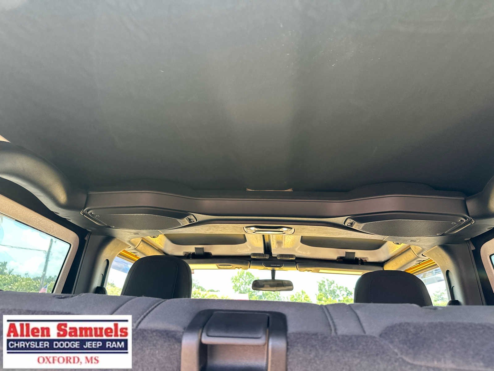 Used 2021 Hellayella Clearcoat Jeep Sport S image 26