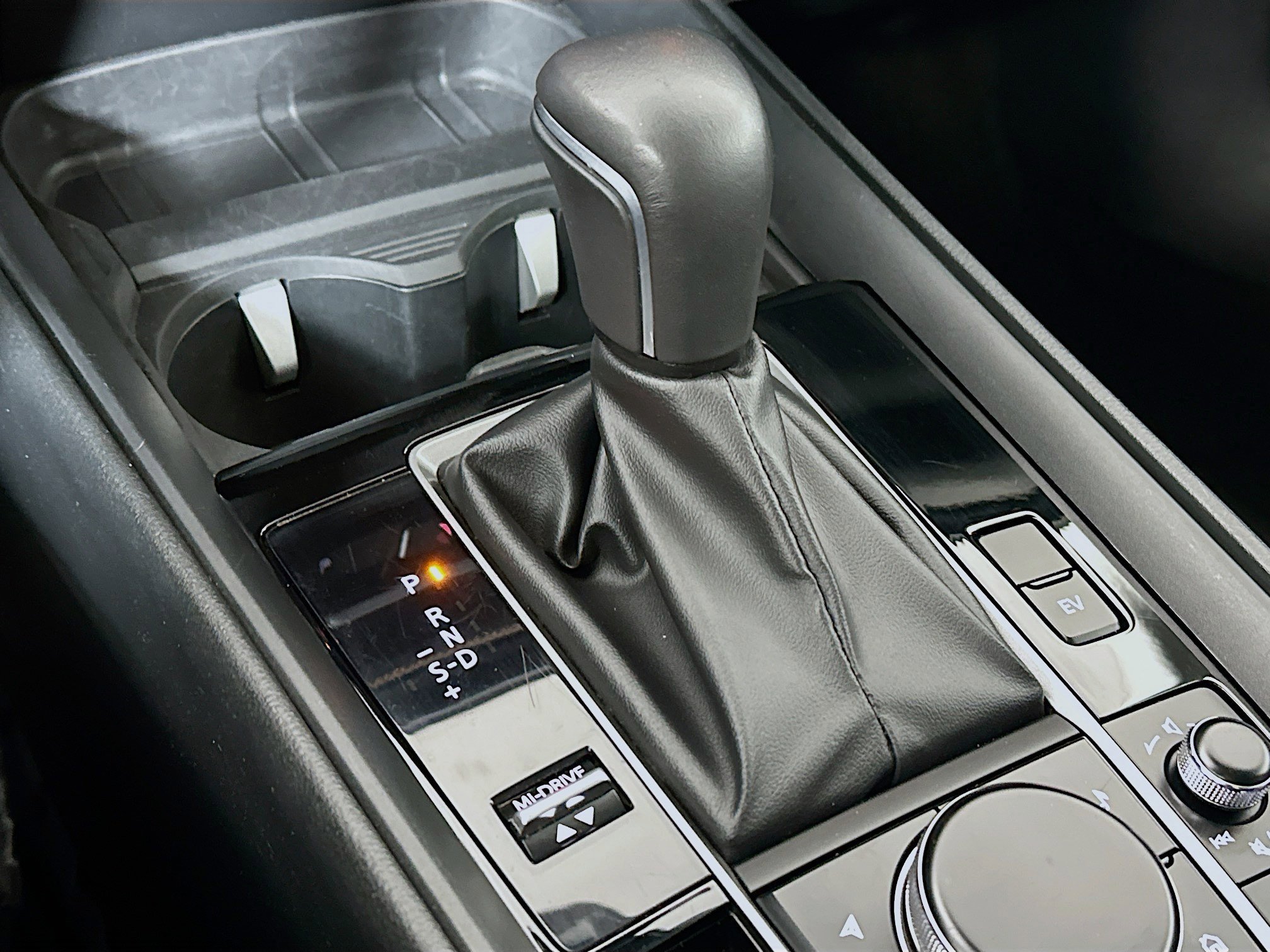 Used 2025 Polymetal Gray Metallic Mazda Premium Package image 16