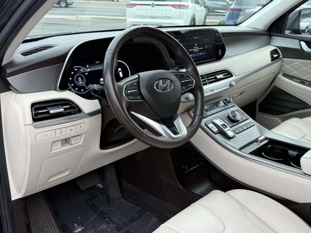 Certified Used 2020 Graphite Hyundai Limited image 2