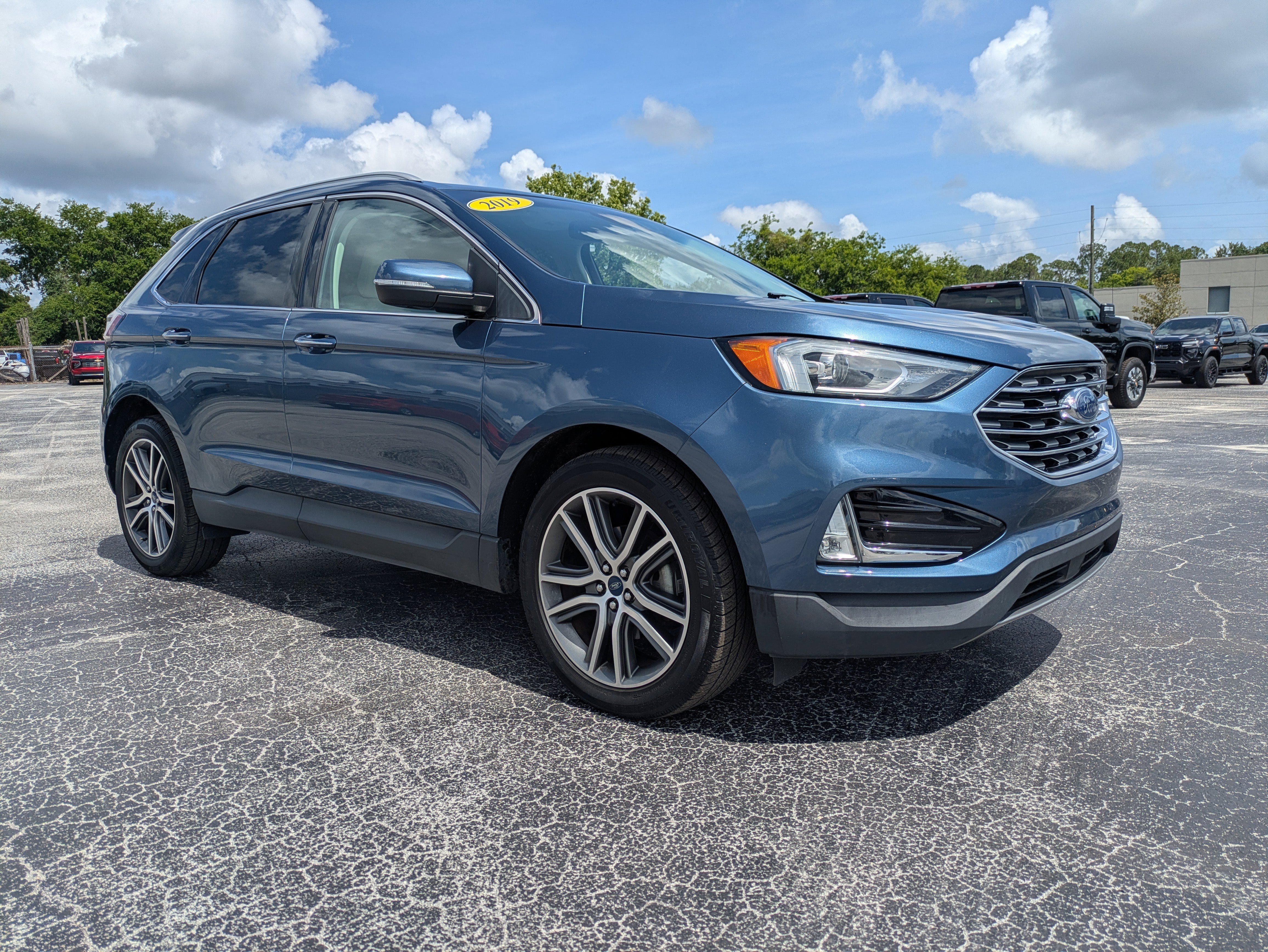 2019 Ford Edge Titanium's photo