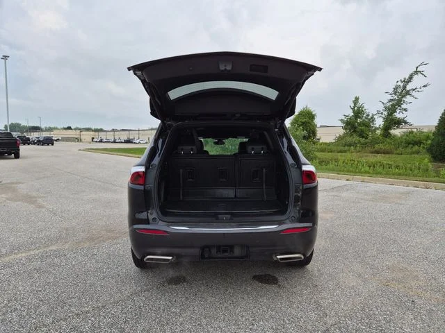 Used 2023 Black Buick Essence image 11