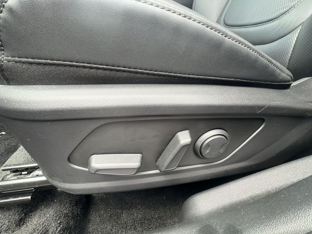 Certified Used 2025 Gray Hyundai SEL Convenience image 18