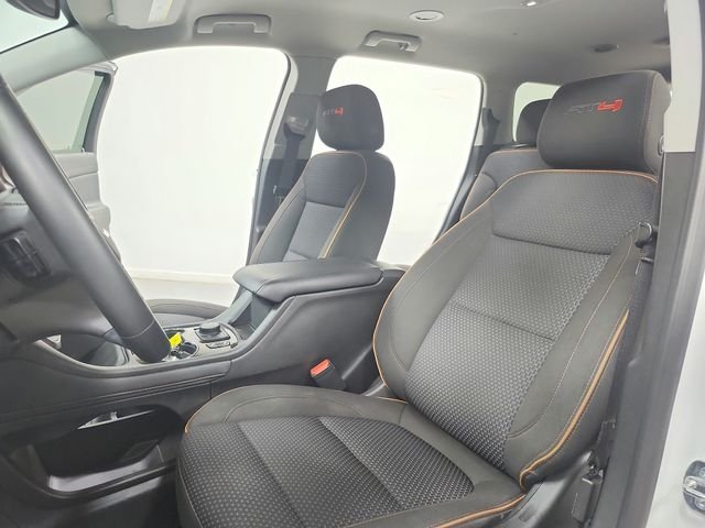 Used 2023 White GMC AT4 image 20