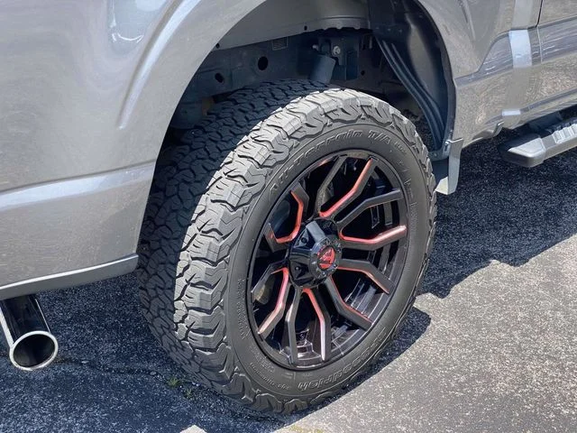 Used 2022 Gray Ford XLT image 7