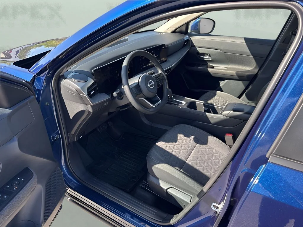 Used 2025 Blue Nissan SV image 9