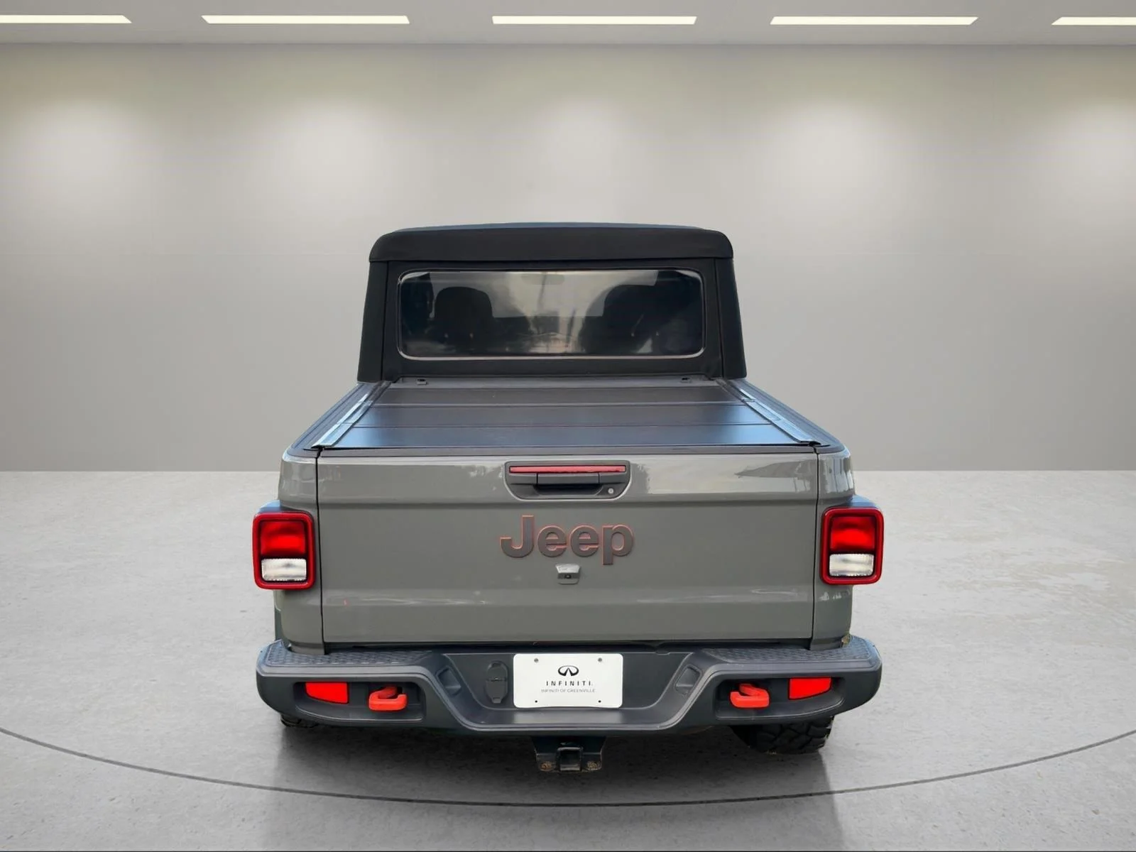 Used 2022 Sting-Gray Clearcoat Jeep Mojave image 3