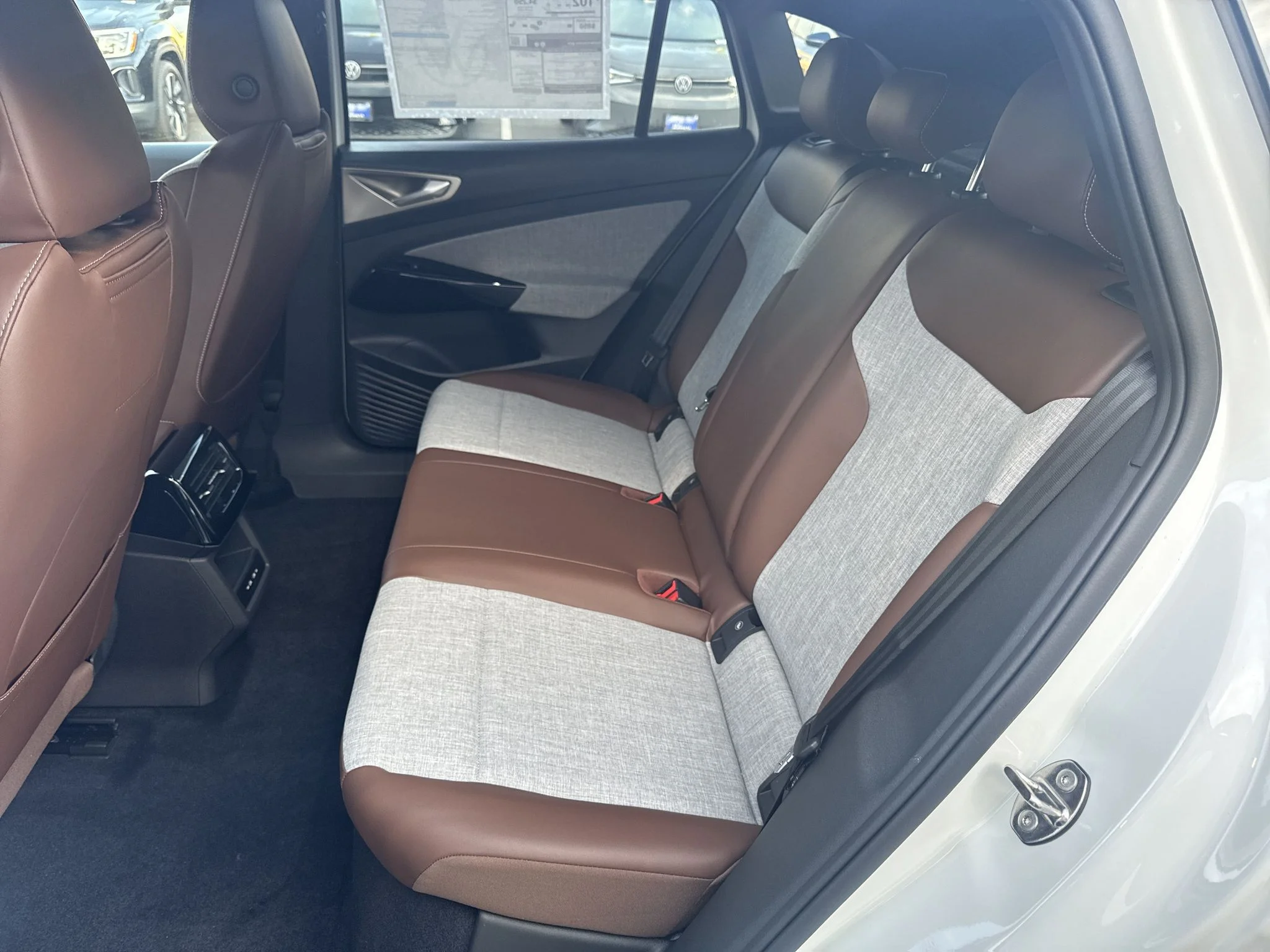 New 2026 Opal White Pearl Volkswagen Pro image 32