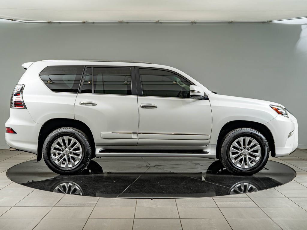 Used 2014 Starfire Pearl Lexus 460 image 4