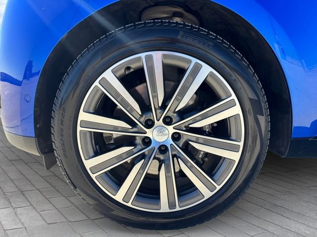 Certified Used 2025 Velocity Blue SV Bespoke Ultra Gloss Land Rover Autobiography image 9