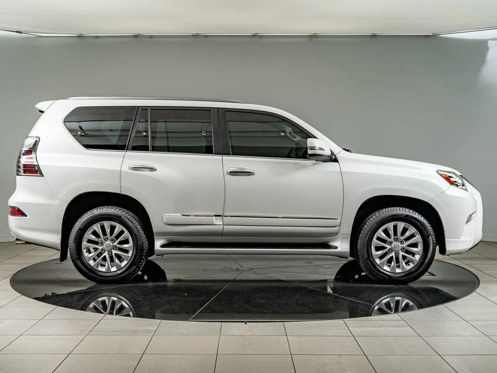 Used 2014 Starfire Pearl Lexus 460 image 4