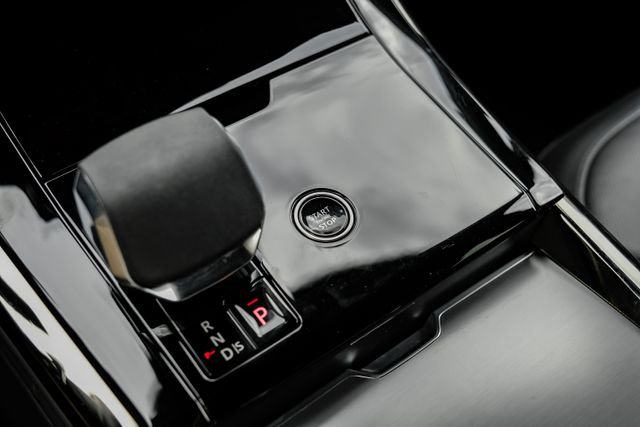 Used 2025 Black Land Rover SE image 29