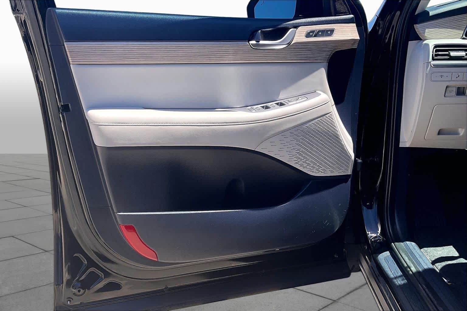 Used 2022 Abyss Black Pearl Hyundai SEL image 20