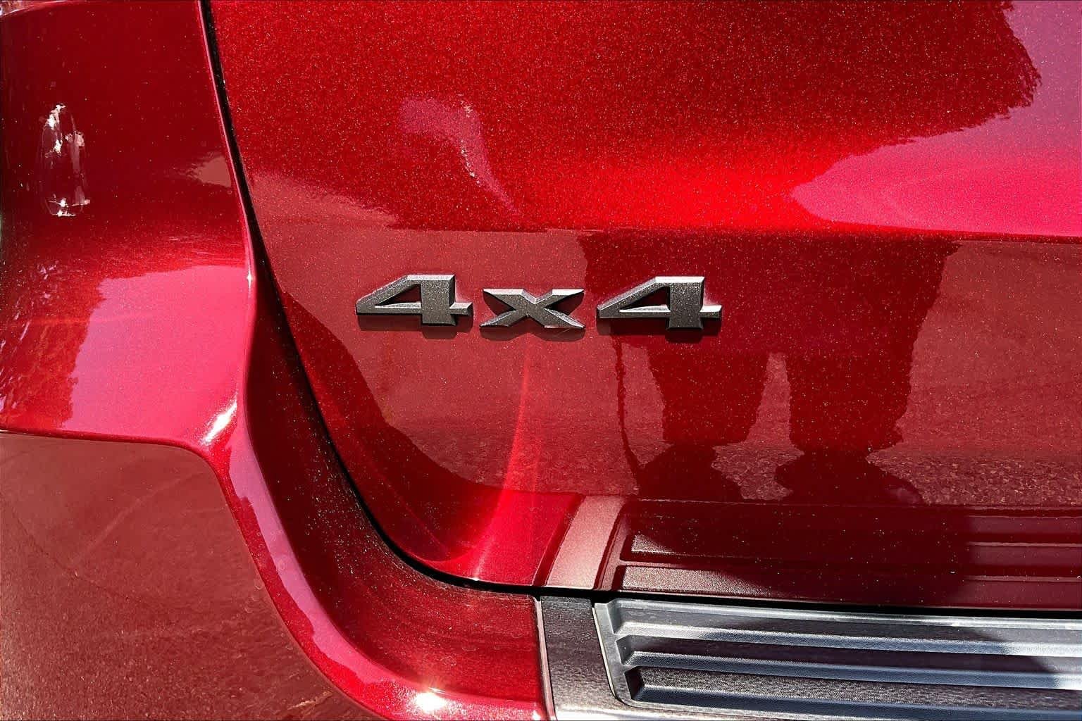 Used 2021 Velvet Red Pearlcoat Jeep 80th Anniversary image 10