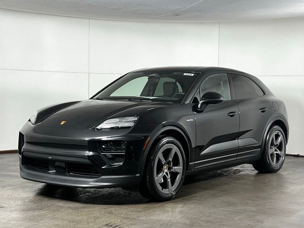 2026 Porsche Macan Base