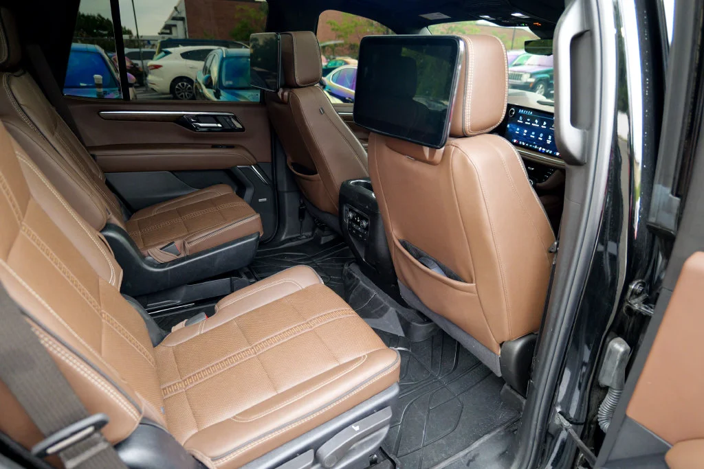 Used 2025 Black Chevrolet High Country image 31