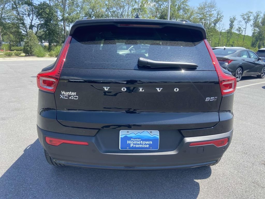 2026 Volvo XC40 Plus - Photo 16